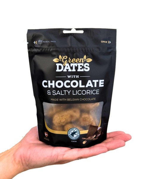 Green Dates Belgian Chocolate & Salty Licorice - Datteln mit Vollmilchschokolade und Salzlakritz 120g